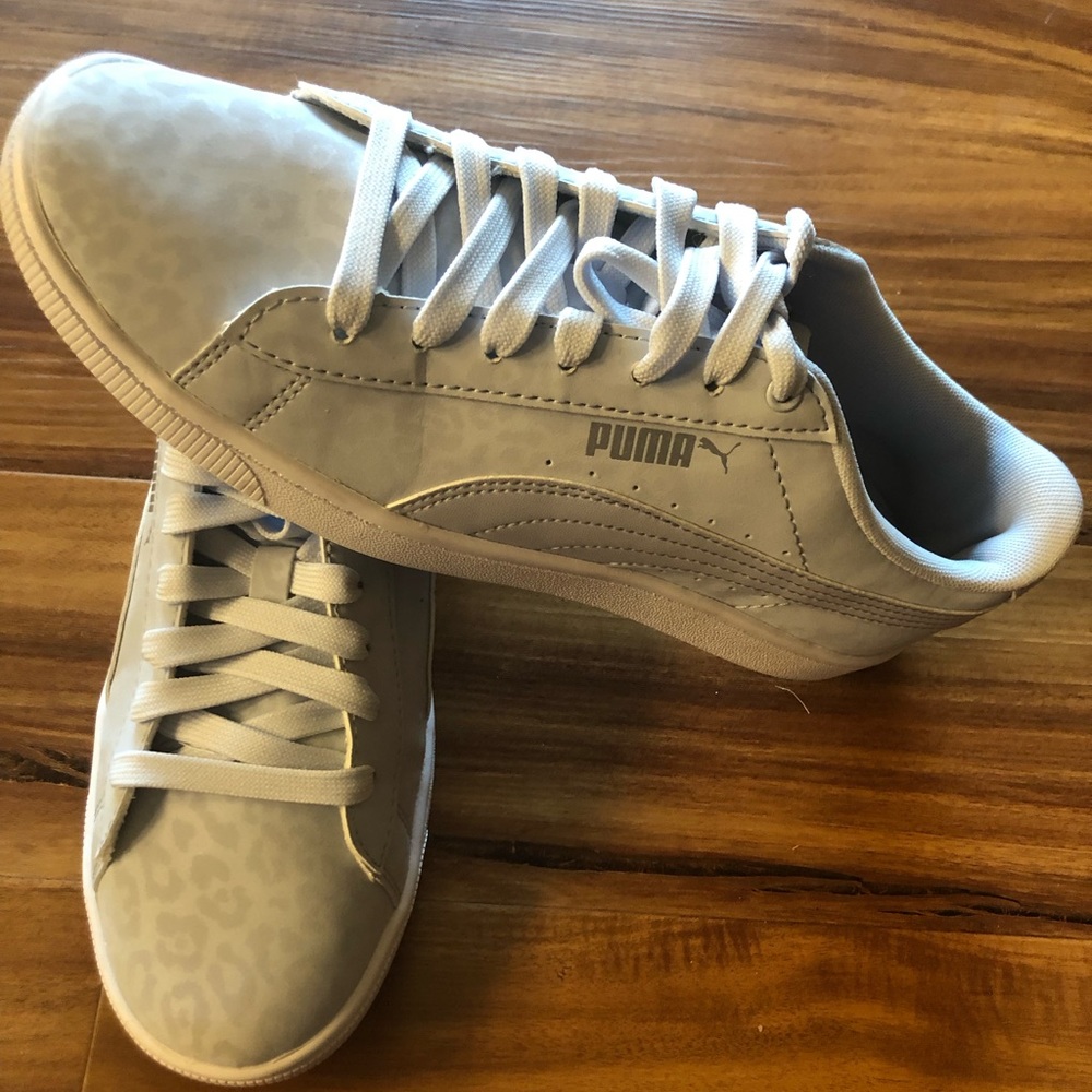Puma Cheetah print shoes size 8